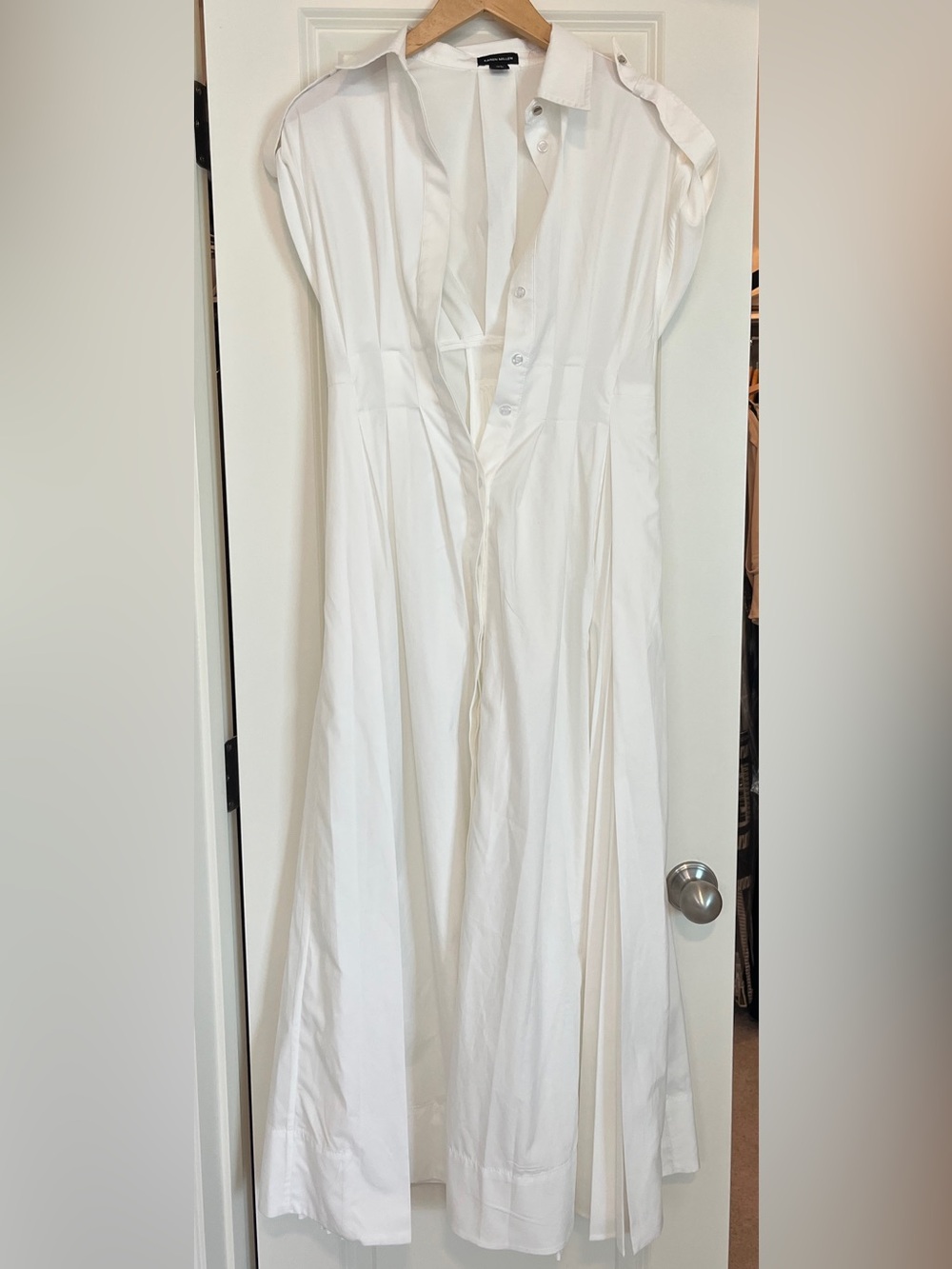 Karen Millen White Pleated Maxi Shirt Dress - Picture 5 of 8